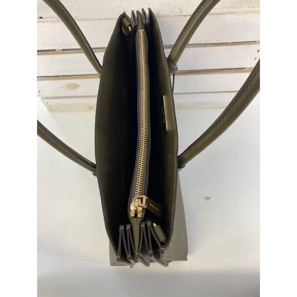 MICHAEL KORS, PEBBLED LEATHER OLIVE GREEEN LARGE HANDBAG - Picture 12 of 16